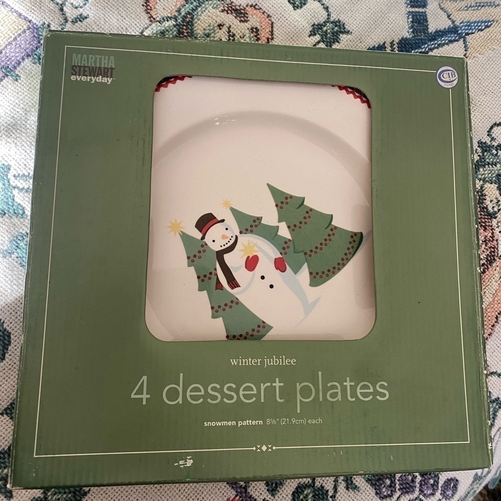 NEW IN THE BOX Martha Stewart Snowman Winter Jubilee Dessert Plates Set of 4